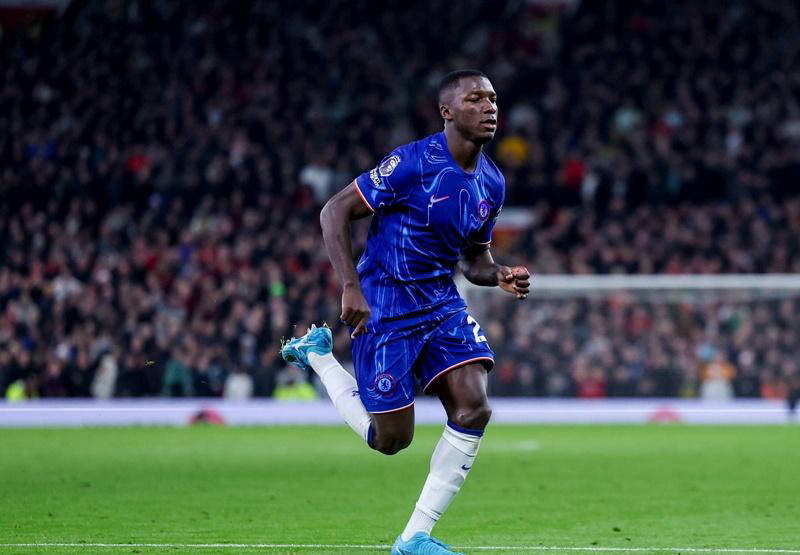 阿森纳领先英超积分榜，但冠军争夺激烈程度逊于意甲、西甲与法甲