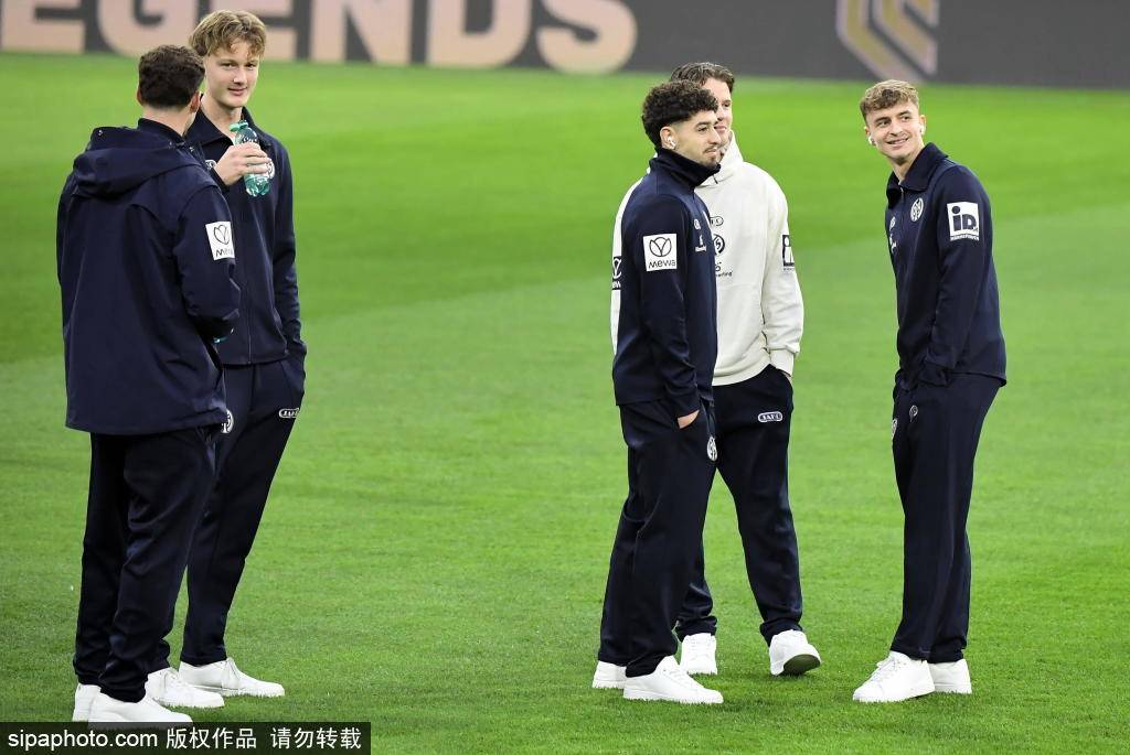 10岁被皇马错过！拜仁17岁天才6球2助攻闪耀德甲，父亲曾拒绝伯纳乌试训